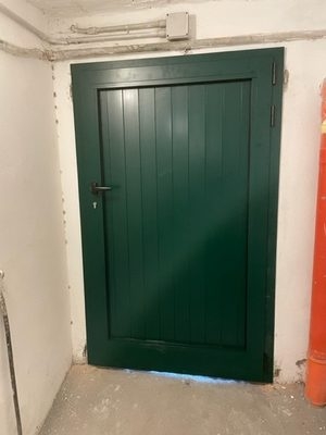 portellone per sottotetto in alluminio verniciato verde